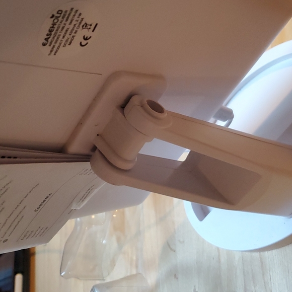 Easehold light up makeup mirror- 3 sided - Picture 5 of 6